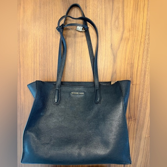 Michael Kors Black Leather Tote Bag - Picture 3 of 10